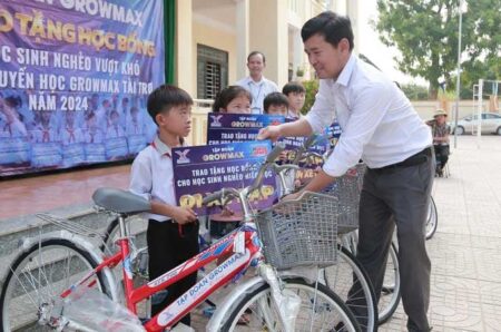 chương trình tặng xe đạp từ thiện cho học sinh miền núi