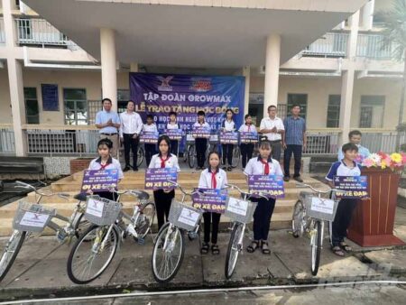 tặng xe đạp cho trẻ em và học sinh